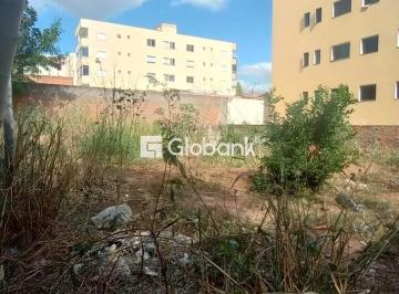 5 · Terreno/Lote em Montes Claros, no bairro Canelas, à venda.