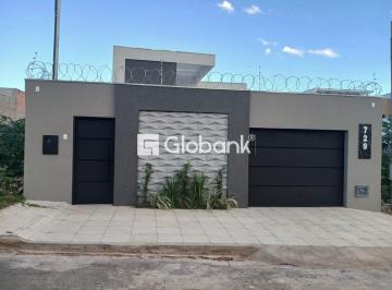 Fachada · Casa à venda em Ibituruna com 180m², 3 Quarto(s), 1 Suíte(s), 2 Vaga(s).