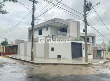 Fachada · Casa em Montes Claros, no bairro Ibituruna, à venda.