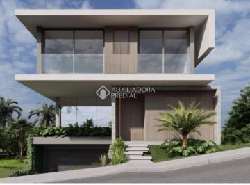 Casa · 302m² · 4 Quartos · Casa em Condomínio Fechado no São Braz