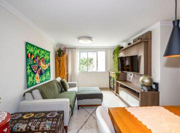 Apartamento de 2 quartos, Curitiba · APARTAMENTO DE 2 QUARTOS NO BIGORRILHO AO LADO DA PRAÇA DA UCRÂNIA E DO COLÉGIO POSITIVO.