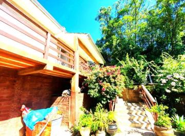 Casa · 252m² · 2 Quartos · 2 Vagas · Sobrado 2 dormitórios com  suite , com piscina e arvores frutíferas  no Cento de Nova Santa Rita