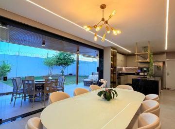 Casa de 4 quartos, Parnamirim · Casa com 4 suítes e piscina no Green Club 2 II