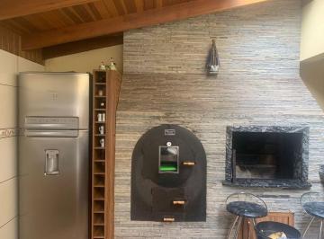 Casa · 180m² · 4 Quartos · 3 Vagas · Sobrado à venda no Bairro Jd. São Vicente - Campo Largo/PR