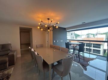 Apartamento · 2 Quartos · 2 Vagas · Apartamento aluguel anual 2 suítes na Praia Brava de Itajaí