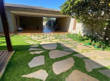 Casa · 350m² · 4 Quartos · 4 Vagas · Condomínio Jardim do Oriente Casa com 4 Quartos e Piscina – Planaltina