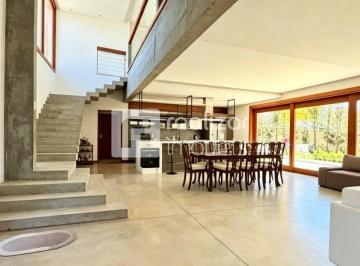 Imagem 1 · Casa para aluguel em Rio Tavares, Florianópolis