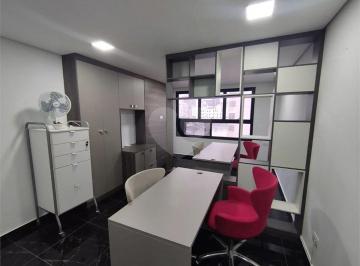 Comercial · 38m² · Sala Comercial Mobiliada no Centro de Curitiba
