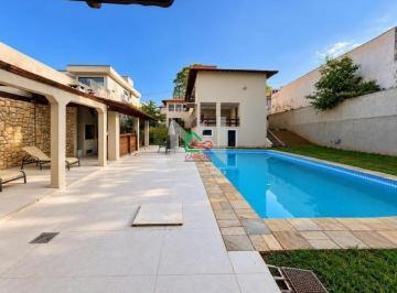 Casa · 370m² · 4 Quartos · 6 Vagas · Casa de Condomínio para alugar em Vista Alegre de 370.00m² com 4 Quartos, 4 Suites e 6 Garagens