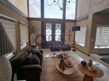 Foto 01 · Casa à Venda em Votorantim-SP: 5 Suítes, 650m² e 4 Vagas no Loteamento Aldeia da Mata