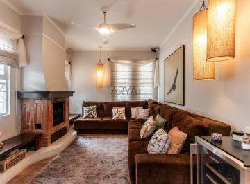 Casa · 370m² · 4 Quartos · 6 Vagas · Casa à venda no em Santa Felicidade ARYA1