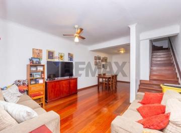 Casa · 88m² · 2 Quartos · 1 Vaga · Casa de 88m² na Rua Wisard, com 2 dormitórios, 2 banheiros, 1 vaga e área extra no fundo.