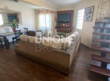 Casa · 250m² · 5 Quartos · 2 Vagas · Casa para venda em Vila Olímpia de 250.00m² com 5 Quartos, 1 Suite e 2 Garagens