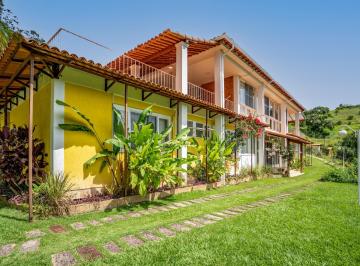 Casa · 800m² · 6 Quartos · 1 Vaga · Casa Com 6 Quartos Em Condomínio No Cuiabá, Petrópolis.