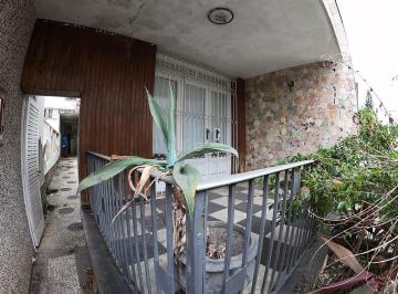 Casa com apelo comercial para venda no Centro de Campos dos Goytacazes, RJ · Casa Comercial Para Venda Próximo Ao Hospital Dr. Beda