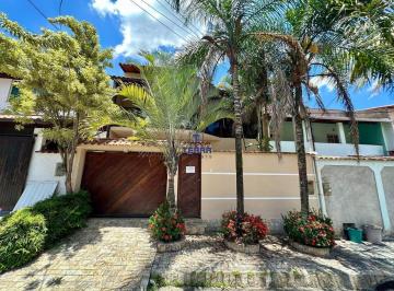 Casa · 130m² · 3 Quartos · 2 Vagas · Belissima Residencia de 3 Quartos Com Suite Em.