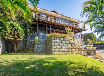 Casa · 587m² · 4 Quartos · 4 Vagas · Casa Com 4 Quartos Em Condomínio Em Bonsucesso, Petrópolis.