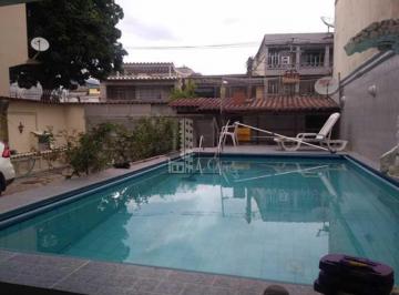 Casa · 420m² · 3 Quartos · 6 Vagas · Uma Ótima Casa de 3 Quartos Piscina 6 Vagas de Garagem Próximo a Vista Alegre