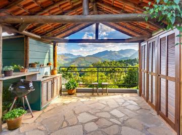 Casa · 190m² · 3 Quartos · 4 Vagas · Casa Com 3 Quartos Em Condomínio Em Araras, Petrópolis.