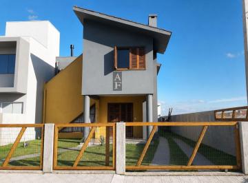 Casa · 90m² · 3 Quartos · Casa Em Garopaba No Bairro Ambrósio