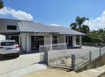 Casa · 250m² · 5 Quartos · 2 Vagas · Casa Alto Padrão de 250 m² Com 5 Dormitórios Sendo 1 Suíte Master