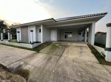 Casa · 167m² · 3 Quartos · 2 Vagas · Alvenaria Nova de Esquina No Jardim Europa
