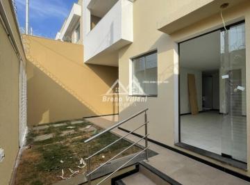 Casa · 120m² · 3 Quartos · 2 Vagas · Casa Duplex Na Região Central de Betim, Localizada No Bairro Guarujá Mansões.