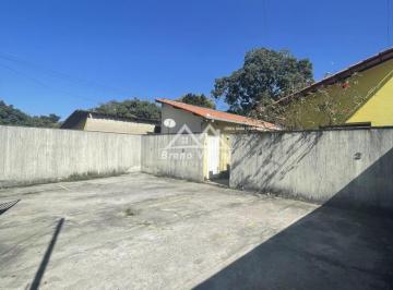 Casa · 57m² · 2 Quartos · 1 Vaga · Excelente Casa de 2 Quartos, Com Ótima Localização por Apenas 215 Mil.