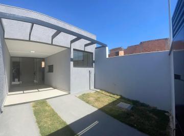 Casa de 3 quartos, Betim · Casa Térrea de 3 Qts/suíte Em Meio Lote No Bairro Monte Verde.
