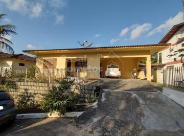 Casa · 143m² · 3 Quartos · 2 Vagas · Casa de Alvenaria de 143 m² Com Três Dormitórios Sendo Uma Suíte