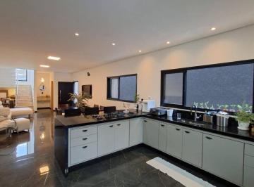 20260923T1726240300-286372868.jpg · Casa À Venda Na Vila Petrópolis Com 180 m²