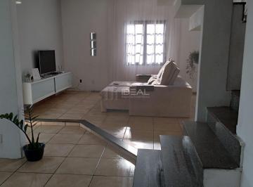 Casa duplex de 3 quartos para venda no Parque Jóquei Club - Campos dos Goytacazes, RJ · Casa Duplex Em Parque Jóquei Club - Campos Dos Goytacazes