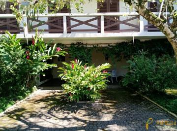 Casa · 141m² · 3 Quartos · 2 Vagas · Triplex No Saco Da Ribeira.
