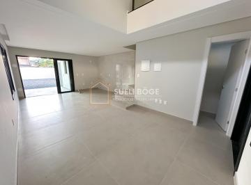 2024/07/effb482882ffff81e63af0d4224c369e.jpg · Sobrado Geminado Com 3 Suítes E 4 Vagas de Garagem Com Passagem Lateral