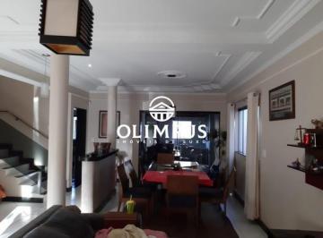 Casa · 280m² · 4 Quartos · 2 Vagas · Excelente Sobrado Com Área de 280 m² Localizado Bairro Alto Umuarama - Uberlândia/mg.