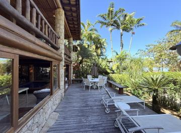 Casa · 400m² · 4 Quartos · 3 Vagas · Linda Casa a Venda E Temporada Próxima À Praia Privativa de Água Cristalina Do C