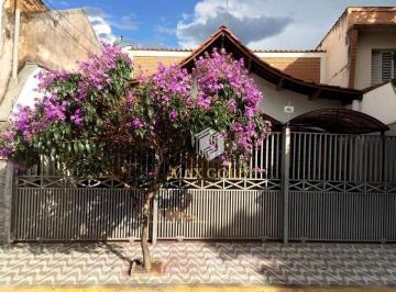 Casa · 280m² · 6 Quartos · 4 Vagas · Casa Em Centro, Taubaté/sp de 280 m² 6 Quartos À Venda por R$1.200.000ou Para Locação R$8.000