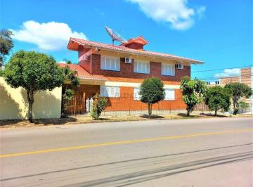 Casa · 325m² · 4 Quartos · 4 Vagas · Oportunidade Imperdível! Para Você Que Busca Casa Esta Com Proposta Irrecusável. Com Entrada de 500