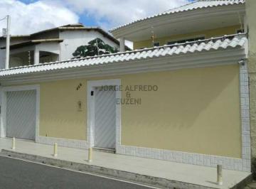 Casa · 240m² · 3 Quartos · 6 Vagas · Casa À Venda - No Centro