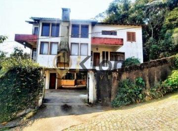 Casa · 256m² · 4 Quartos · 5 Vagas · Excelente Casa 3 Qts, No Centro de Petrópolis, Proximo E Escola Bom Jesus!