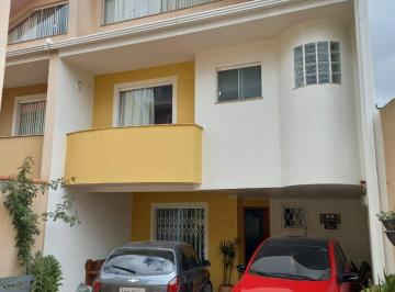 Casa · 189m² · 3 Quartos · 6 Vagas · Sobrado Triplex