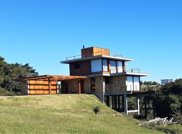 Casa · 300m² · 3 Quartos · 2 Vagas · Casa Na Silveira Em Garopaba
