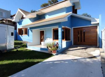 Casa · 200m² · 3 Quartos · 2 Vagas · Ampla Alvenaria 3 Dormitórios!