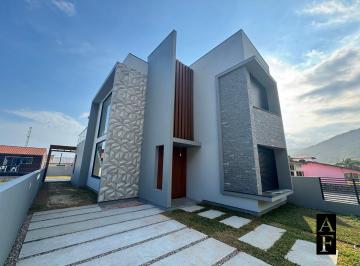 Casa · 150m² · 3 Quartos · 2 Vagas · Casa de Alto Padrão