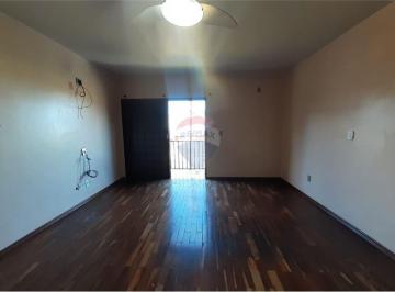 Casa · 306m² · 4 Quartos · 4 Vagas · Imóvel Excelente Situado Em Uma Das Melhores Regiões de Botucatu.