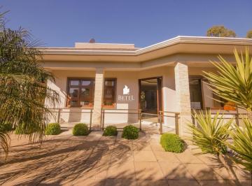 Casa · 213m² · 3 Quartos · 3 Vagas · Casa À Venda No Bairro Desvio Rizzo - Caxias Do Sul/rs