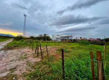 17 · Terreno de 360 m² No Carianos