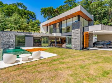 Casa · 621m² · 4 Quartos · 5 Vagas · Casa Com 4 Quartos Em Condomínio Em Araras, Petrópolis.