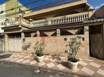 2023/11/7c6cede3f9dc83a6a92b4e09253f2e6c.jpg · Casa Com 3 Quando Sendo 2 Suítes E Terraço Amplo Em Vila Emil/mesquita