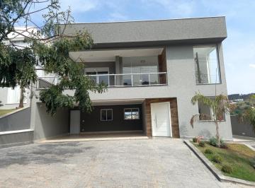 Foto 01 · Casa de Luxo No Condomínio Vale Das Águas: 4 Quartos, 4 Suítes, 2 Salas, 2 Vagas, 240 m² Em Bragança